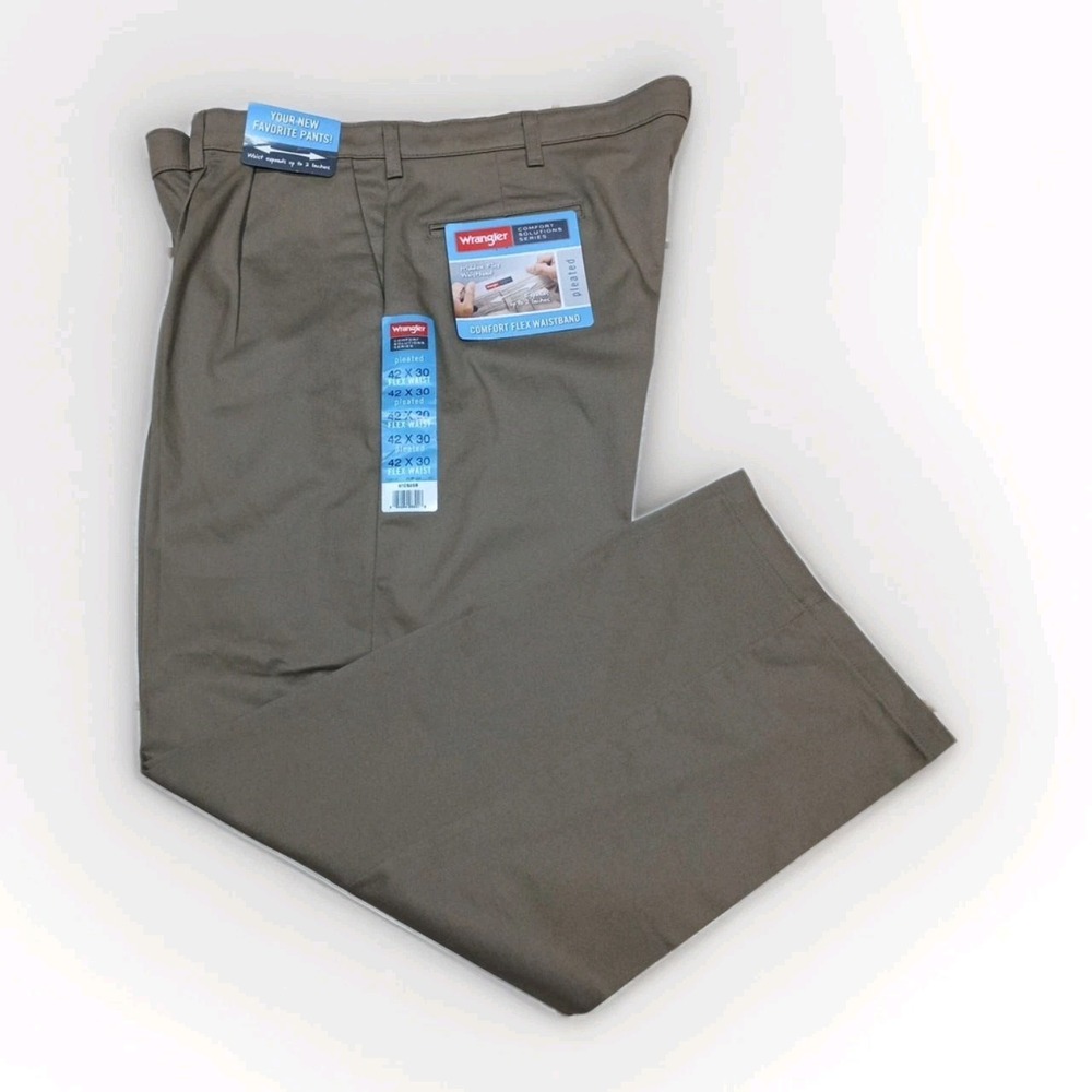 Wrangler Khaki Chino Comfort Solutions Series Pleated Pants Size 42 x 30
